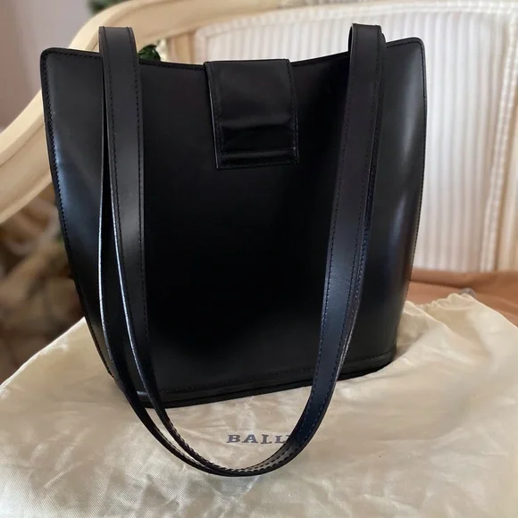 Bally Shoulder Leather Bag “like new condition”!